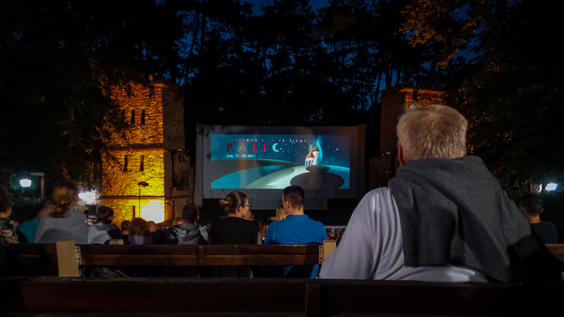 Outdoor-Bühne beim Film Festival Palić